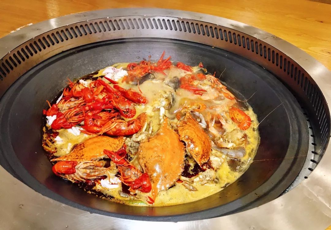 長春最全品類12种鐵鍋炖，鐵鍋炖+蒸海鲜，热乎大锅菜吃着真爽