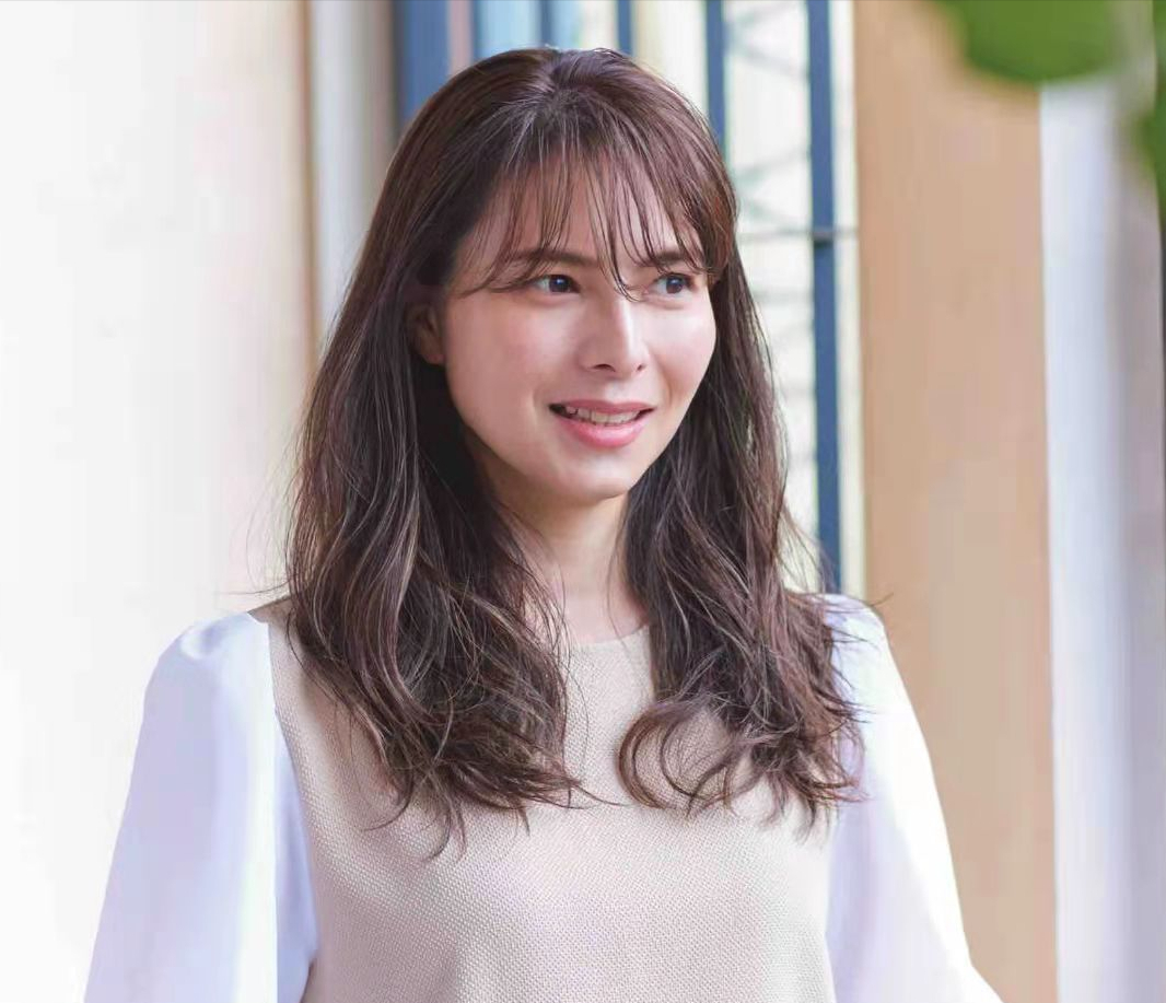 四五十岁的女人做发型，要记住这“三不选”，不仅俗气又影响品味