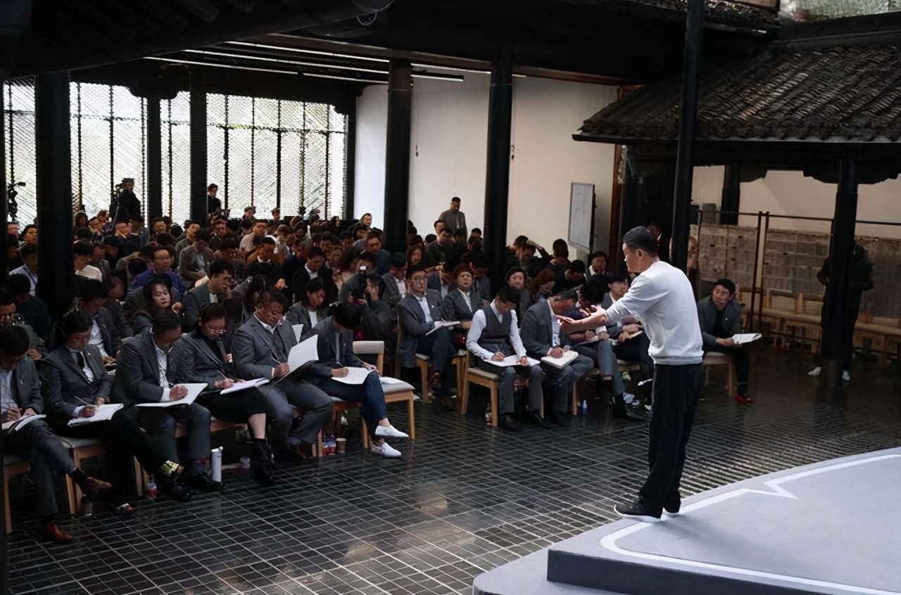 为什么湖畔大学招收的全是“社会精英”！马云到底想干什么？