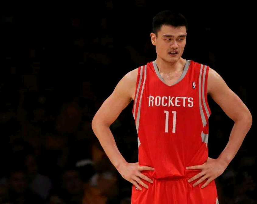 姚明拿过NBA总冠军吗(虽然姚明没有NBA总冠军，不妨碍他的伟大，曾经有机会抱团夺冠)