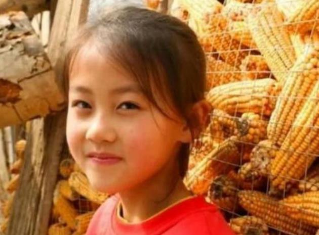 7岁女娃“微微一笑很倾城”，经纪公司愿百万签约，父母却很为难