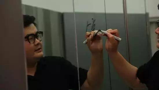 90后买北京畸形房，全屋都是角，设计师一改角全不见，面积大1倍
