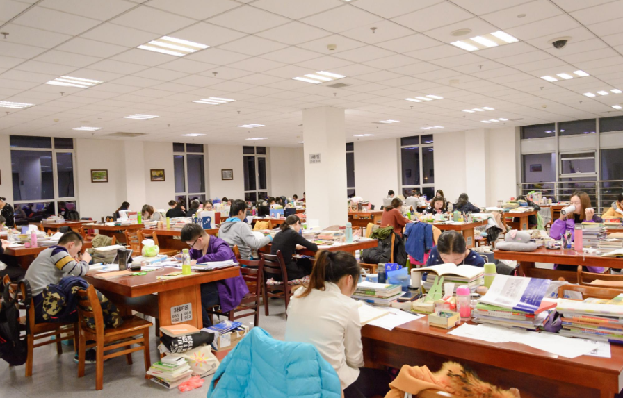 毕业于清华北大的名人，李思思、撒贝宁学霸本尊，马丽叫人意外