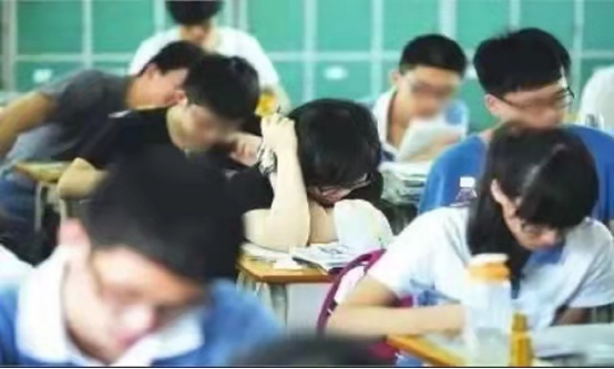 一位农村母亲的亲身感言：后悔高三选择陪读，对儿子成绩影响不小