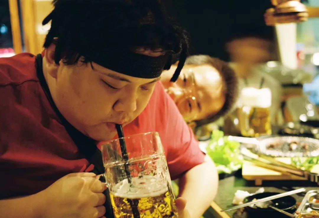 中国正在经历第四次单身潮，独居人口超7700万