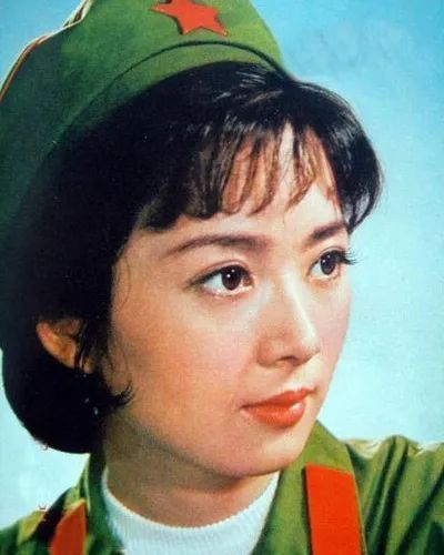 女演员名单(中国8大美人今昔颜值对比，有人整容颜垮，有人优雅老去，差距大)