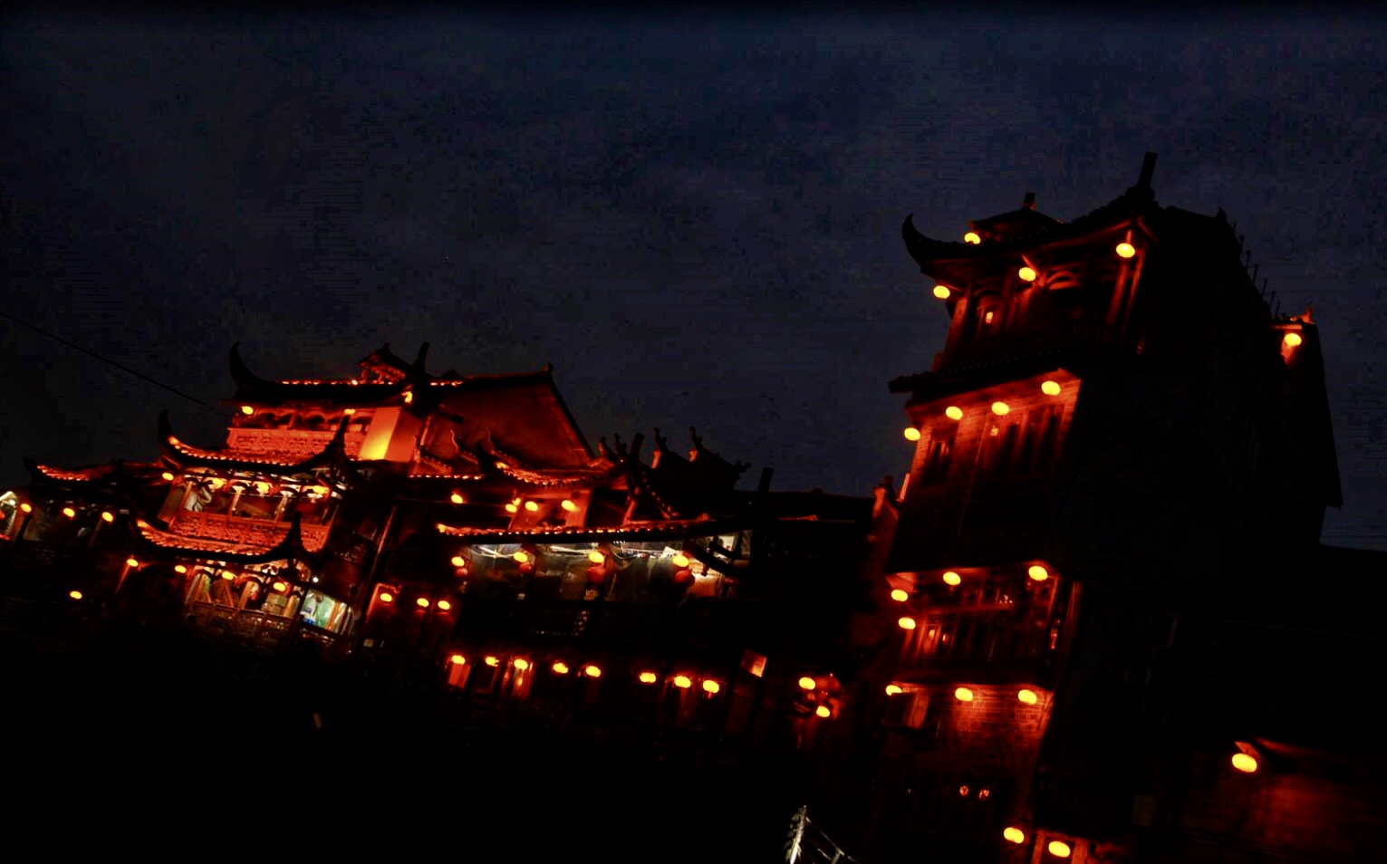 湖南最有争议的网红古镇，风景不输凤凰古城，却收80元门票