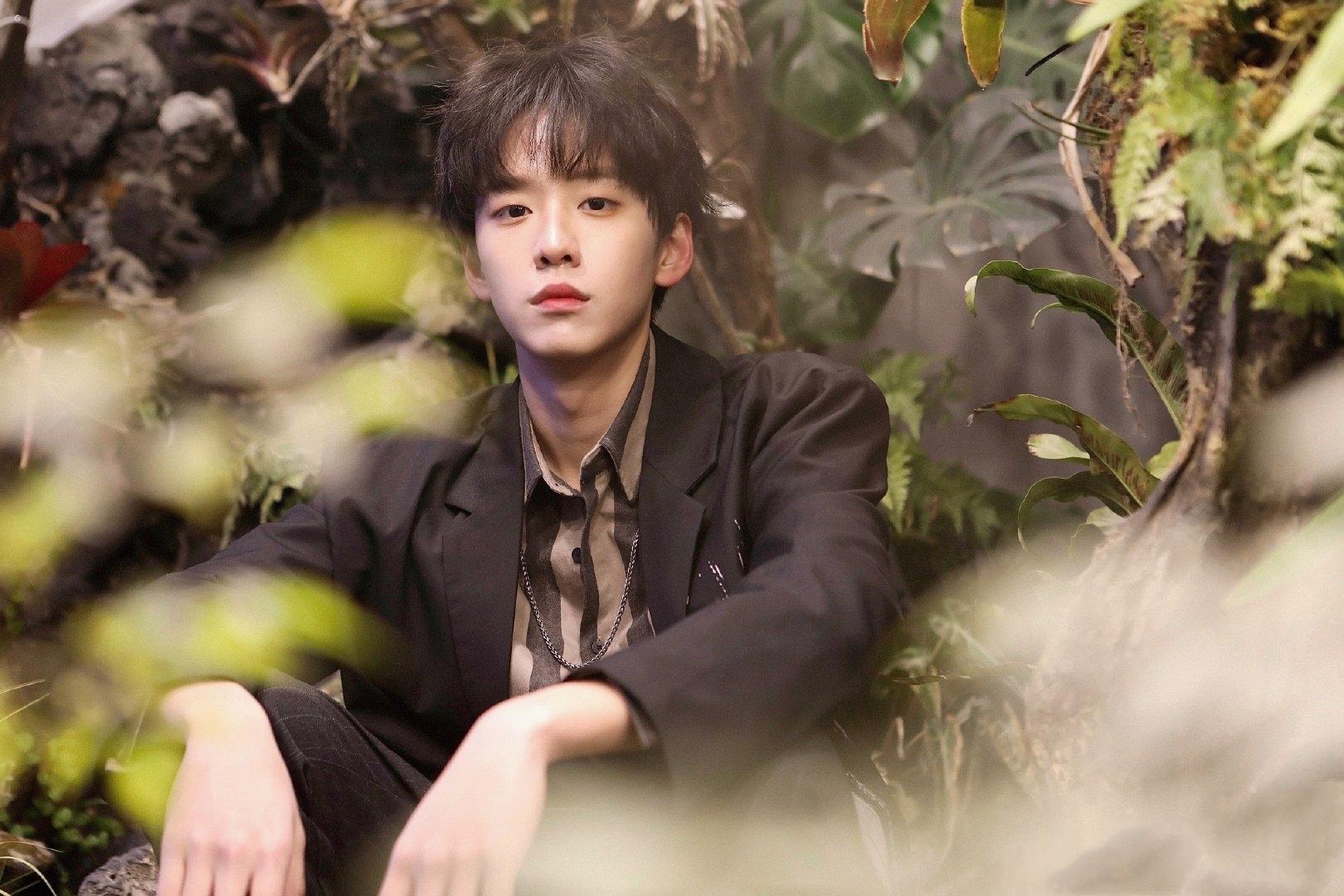 《青你3》余景天:各榜单断层c位,天生爱豆彰显"内娱没完"