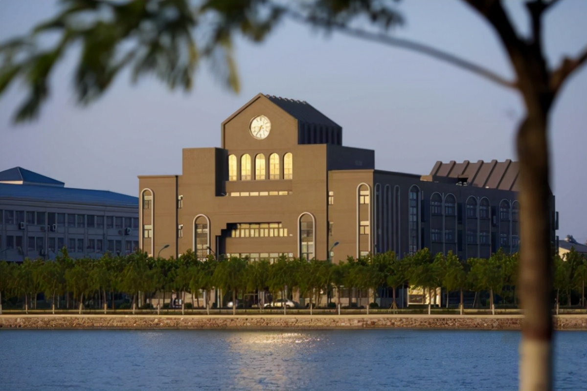 甘肃迎来新突破！喜获7所新大学，6所建在兰州，堪称大学福地