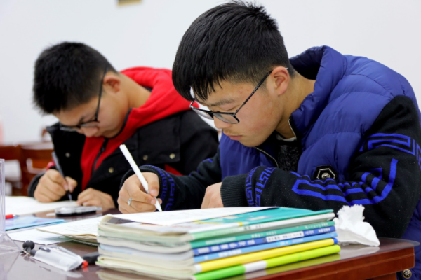 浙江3所“野鸡大学”遭官媒曝光，专坑高三考生，毕业证如同废纸