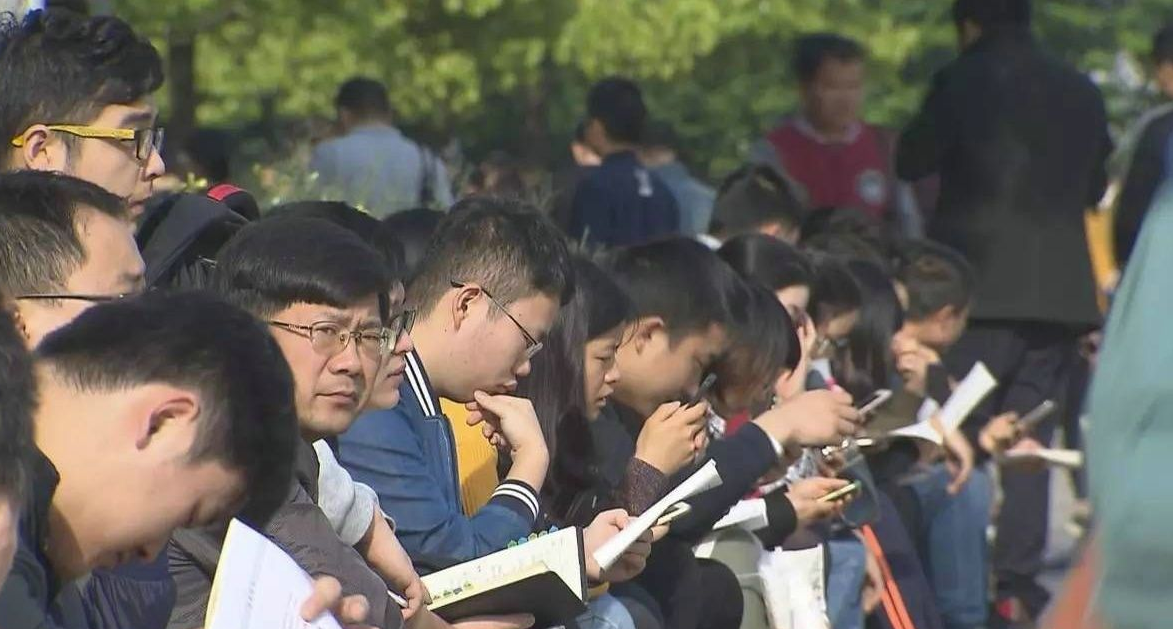 大学退学必须家长来吗（近800名高一新生欲走捷径）