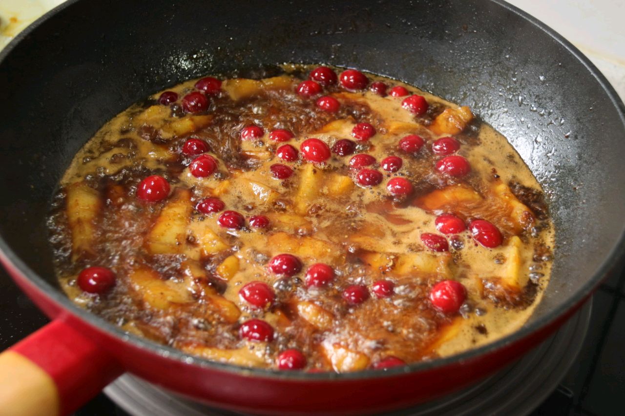 用蔓越莓来做一道红烧肉，酸甜够味，根本就停不下来