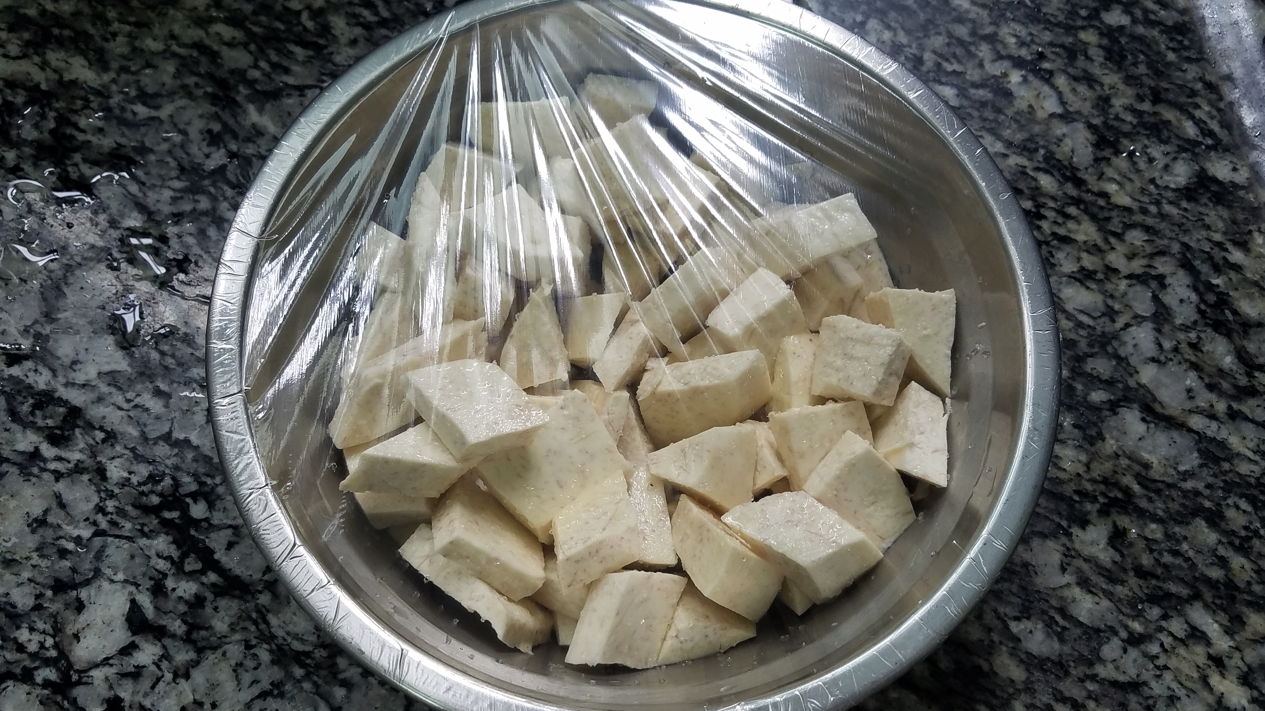 香芋西米露，广东很好喝的一道糖水，做法简单味道香，我家经常做