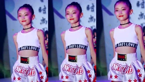 10岁童模宋小睿，曾被曝有百万调音师，今多元化发展成小网红