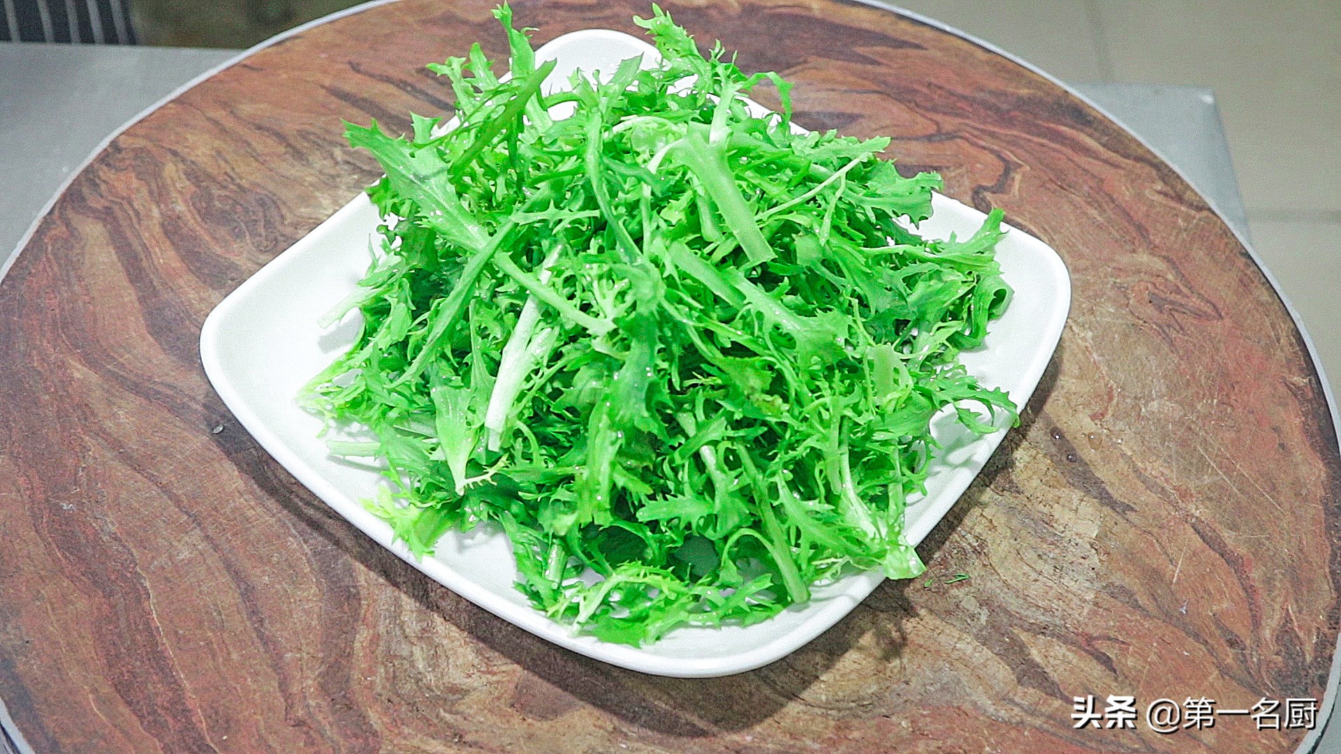 苦菊怎么炒好吃又简单（苦菊新吃法好吃的停不下来）