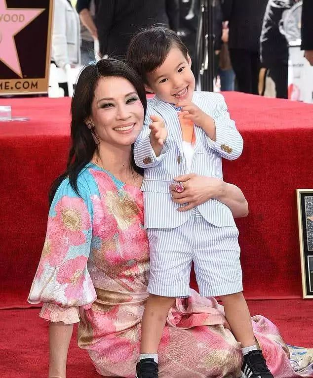 贫困、饥饿、一周工作七天，她是怎么成为身价千万的女演员的？