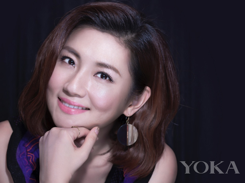 火烧毁容,丈夫说看到她的腿想吐,失声一年的selina如今咋样了?