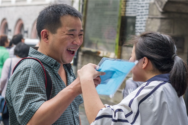 中考和高考当天，家长有必要“全程陪考”吗？聪明的家长这样做