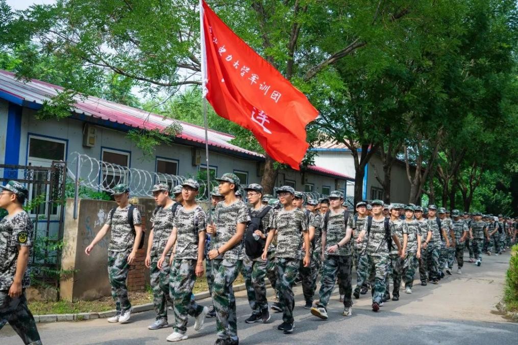 超燃预警！九公里拉练，模拟射击，直击华北电力大学军训现场！