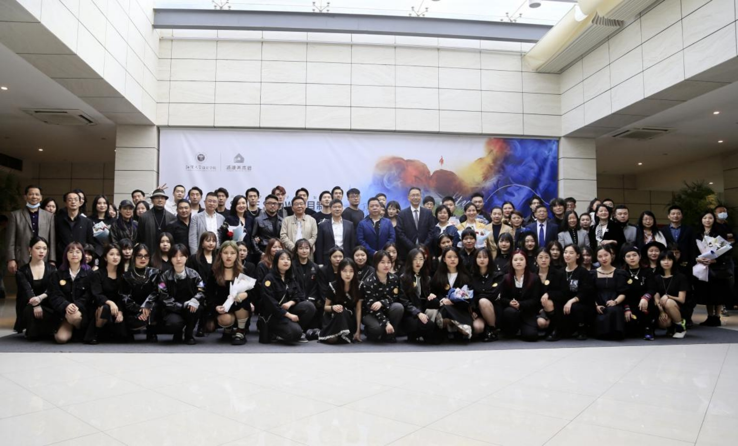 “最美美术馆”遇见“最美服装秀”江汉大学STYLE SHOW项目式教学成果展首秀圆满举行