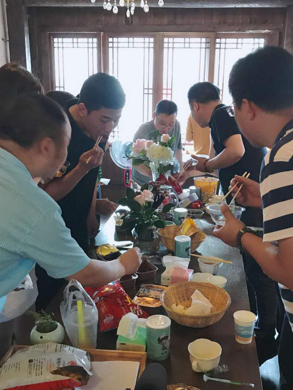 麻辣鲍鱼请杭州人民免费品鉴 即食海鲜产品受热捧 成投资赛道新