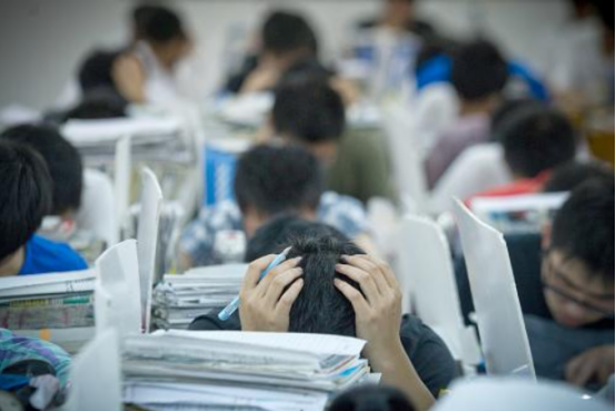 考生高考663分数学满分，英语却只有79分，网友：下一个韦神？