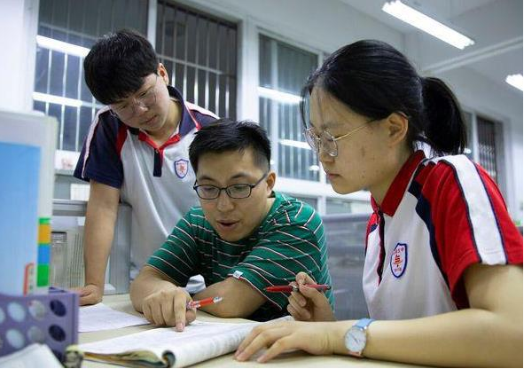 海关大学（我国很）