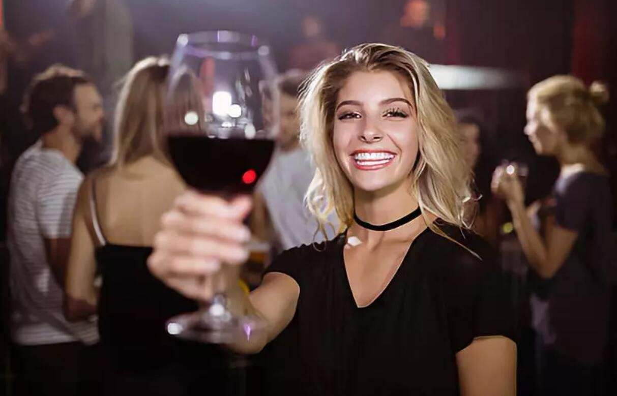 喝酒脸红宿醉头痛怎么办？快速缓解酒后不适的有效方法