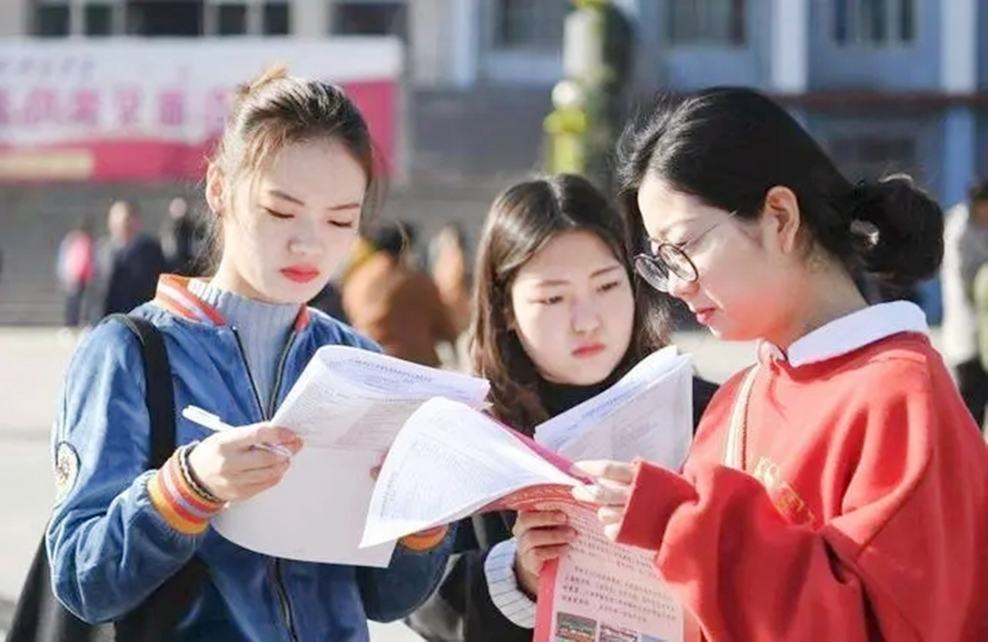 大学生毕业后，要格外重视“三方协议”，别轻易“下结论”