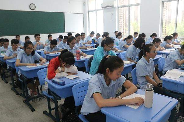 苏大强不强了？八省联考第一的江苏，惨遭滑铁卢，沦为高考吊车尾