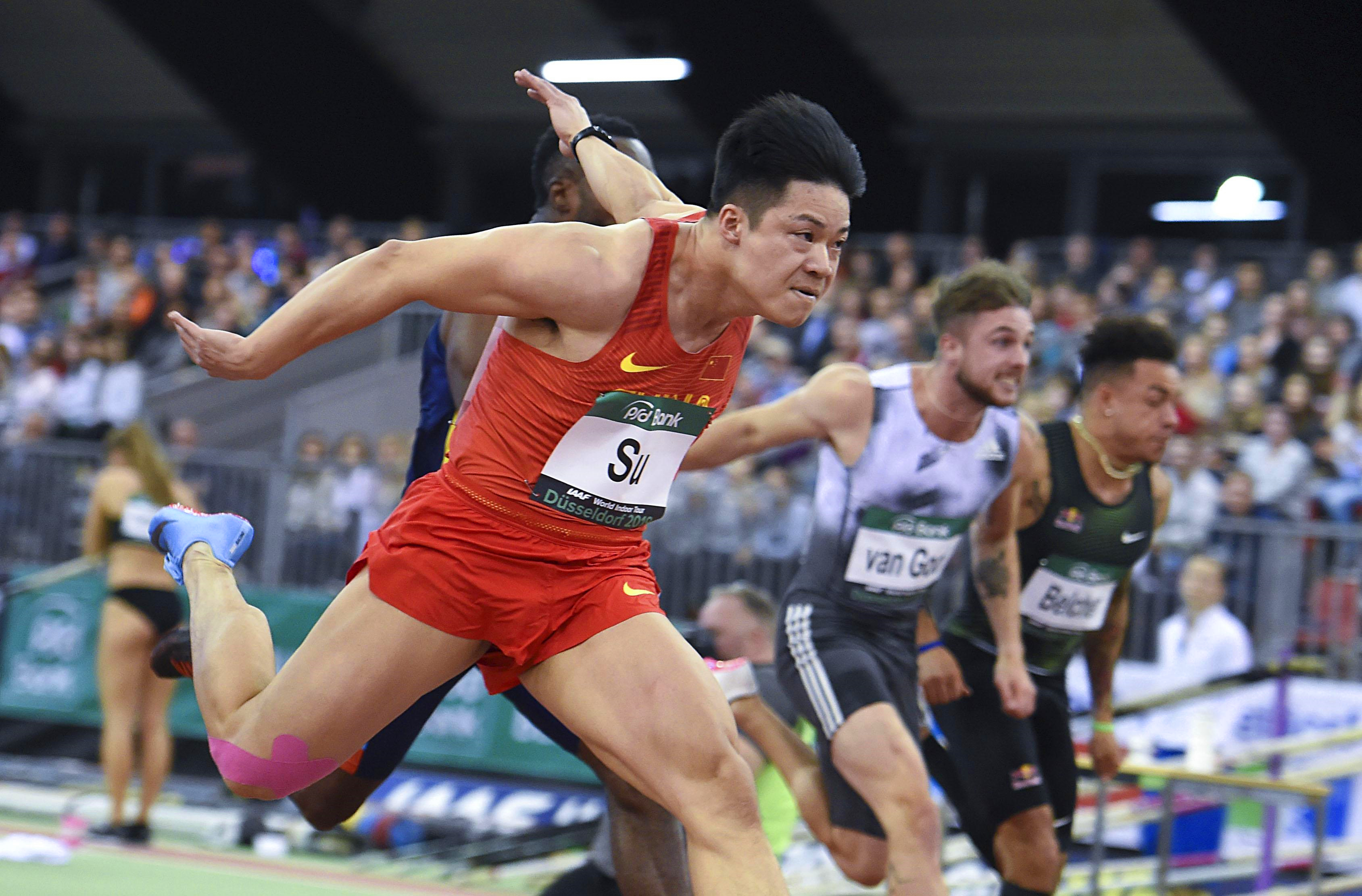 作为国家二级短跑运动员的郑恺,跟苏炳添的9秒98差距有多远?