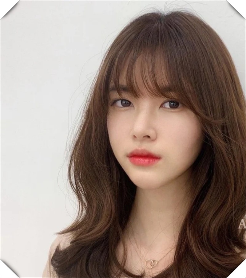 阳光下棕黑色头发图片(如获至宝的棕色发色) - 赤虎壹号