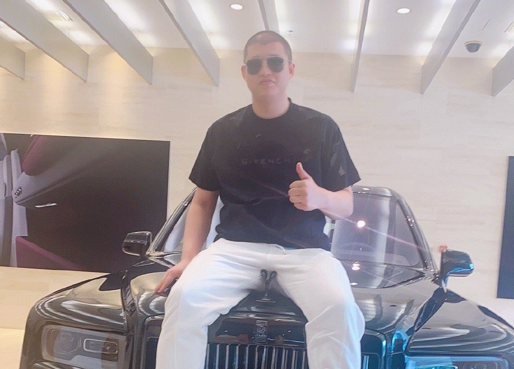 网红二驴夫妇连上热搜，手机官方发文为其澄清，网友：死不承认