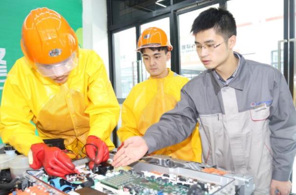 中考落榜不知道该怎么办？除了读职高技校，还有两条路可以选择