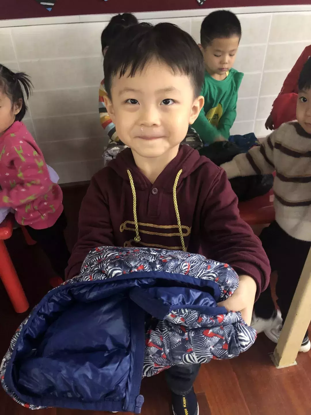 高碑店市第一幼儿园校园风景线:友爱的点点四班