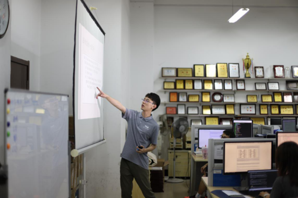 5次摘金、3次夺冠，吉林大学男神56门课满绩，将赴985名校深造！