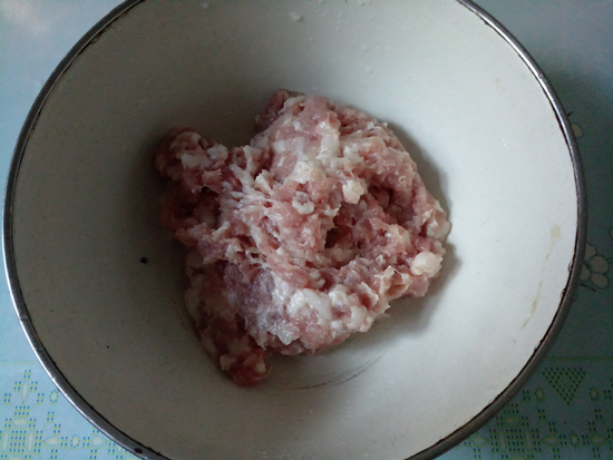 不管是包饺子还是包馄饨，牢记如何拌肉馅这诀窍，保证好吃又不腻