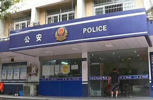 女子凌晨乘小区电梯被劫杀，留下家中3个孩子，凶手埋尸时被抓