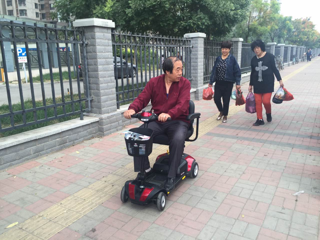 如何选购一款适合自己的老年代步车,开天乐带你来了解一下
