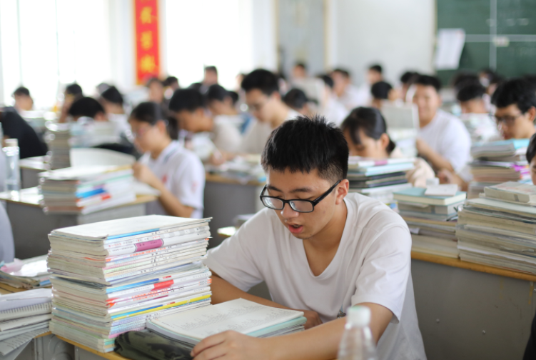 英语四级和高考英语差异在哪？学长来帮大一新生分析一下