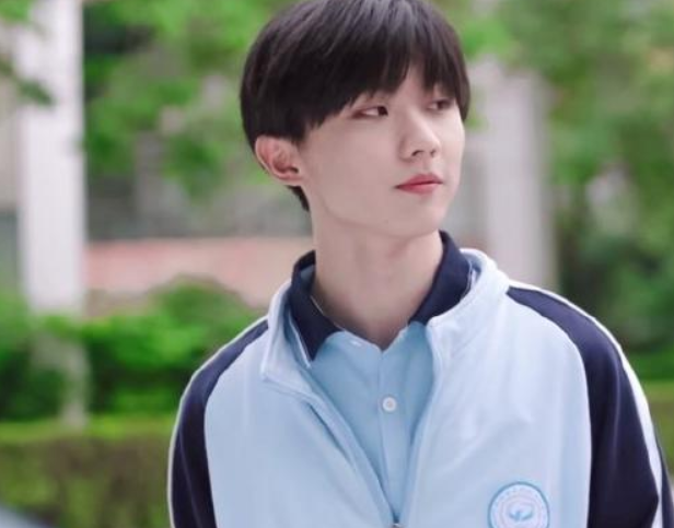 数学25分英语44分，马嘉祺高考意外落榜，30万补课费好像白花了