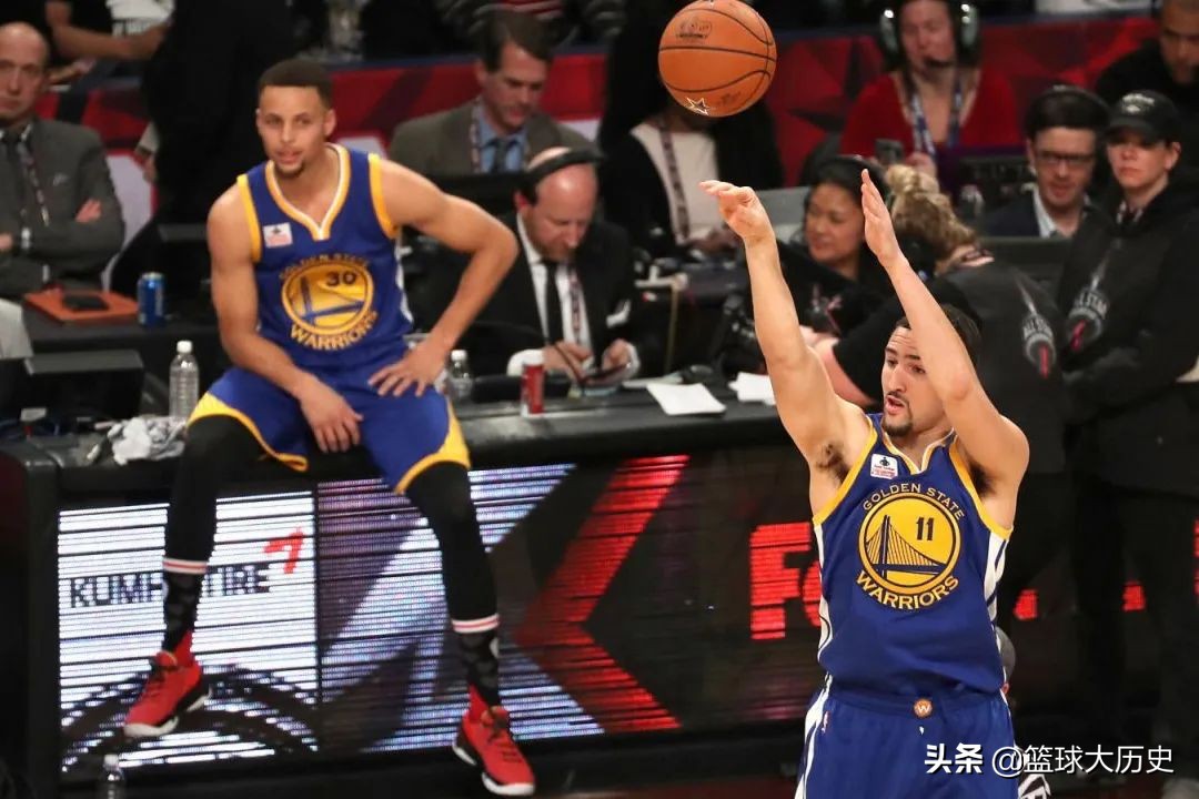 科比退役仪式都有哪些nba(​科比退役那年，NBA都发生了什么？这十件事，成就伟大)