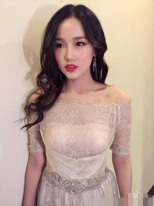 因《痒》火遍全网而被骂做作,如今网友"真香",黄龄有何魅力