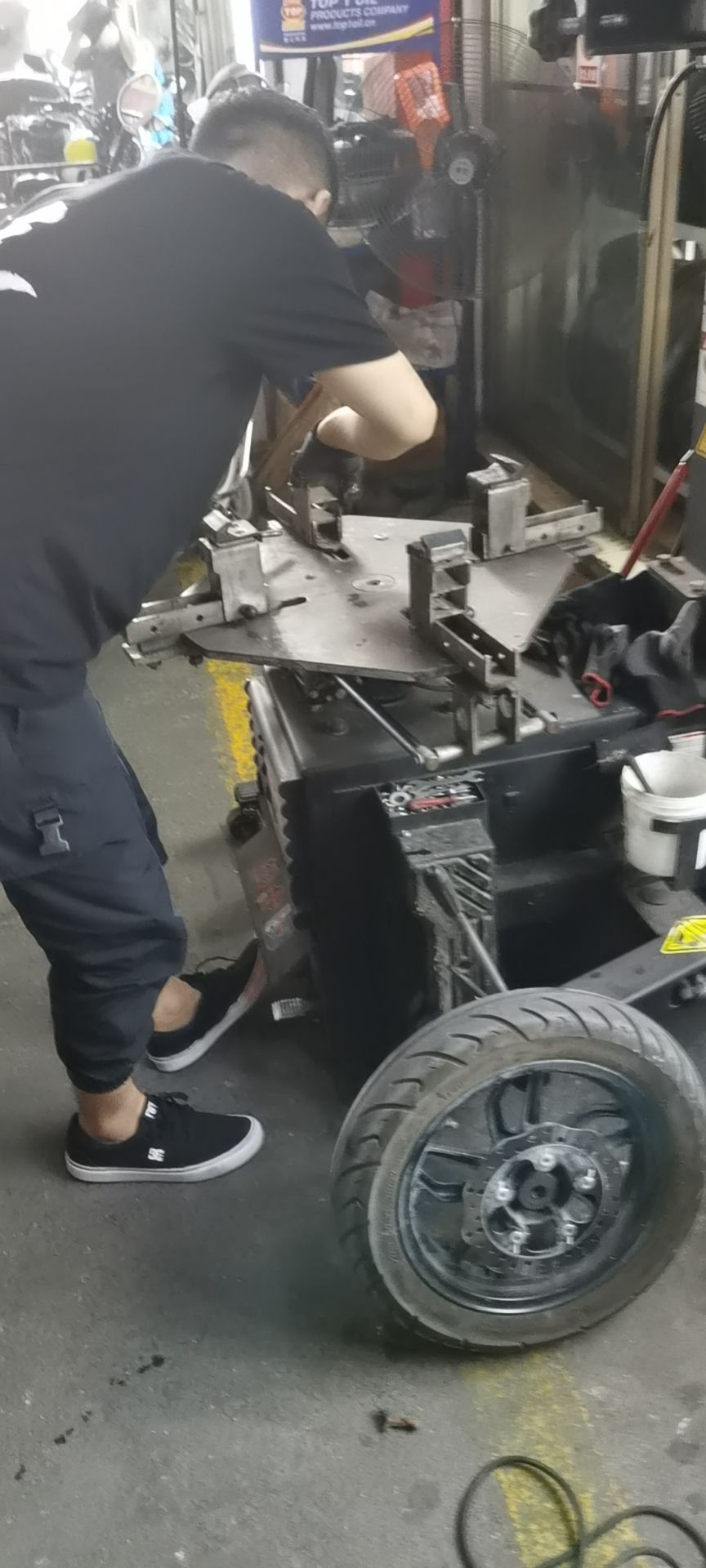 安全第一 豪爵USR125换半热熔胎