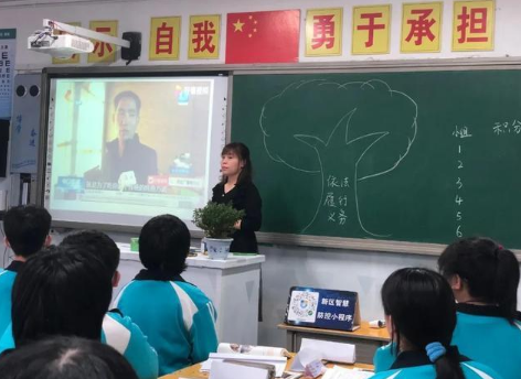 教师迎来“新变动”，部分教师或存在失业风险，铁饭碗未必铁