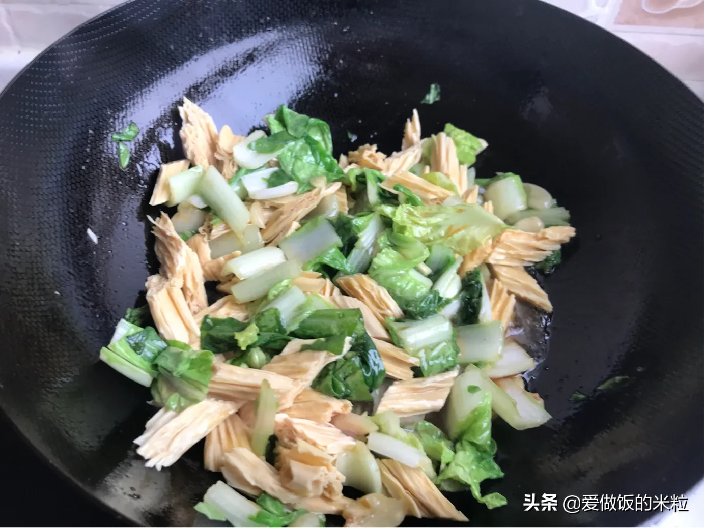 快菜炒腐竹，饭店的名菜在家做，成本低廉还好吃