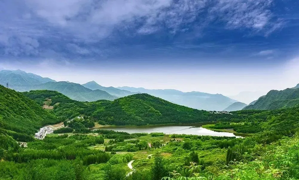 不收门票的世界级风景！赏万亩夏花、观云海日出…成都2天耍来回