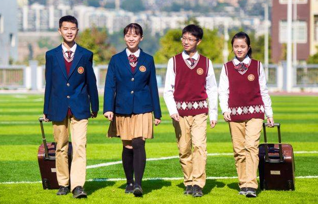 上海出现“天价”校服账单，家长不再随大流，勇敢签下“不同意”