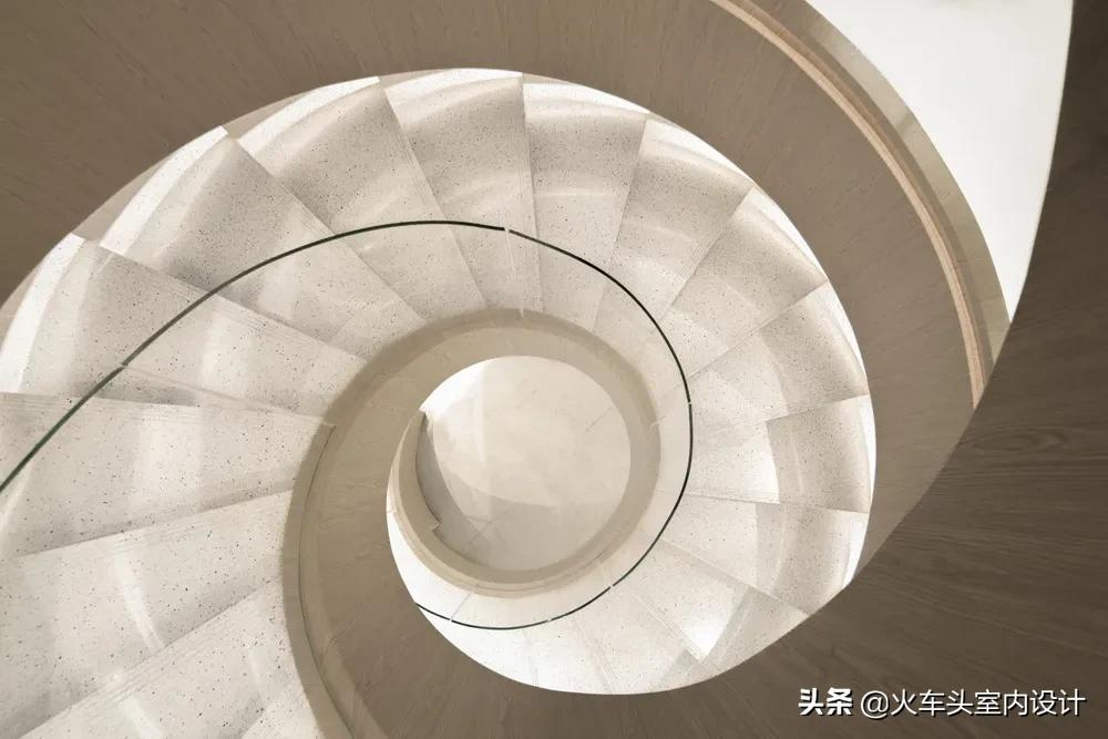 顶级极简主义办公空间设计，纯净的极致之美