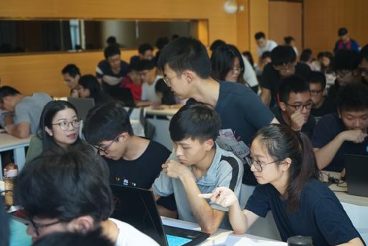 王俊凯大学英语成绩曝光，四六级高分通过，背后的原因值得深思